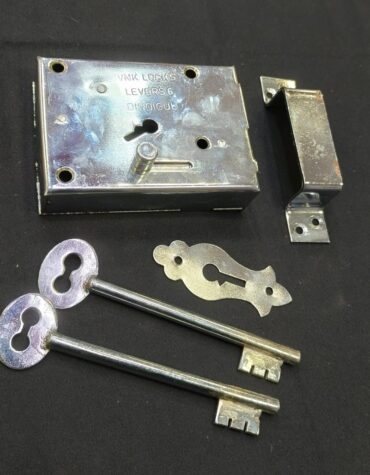 VNK Traders Dindigul Chrome Plated Door Lock Right Side Lock