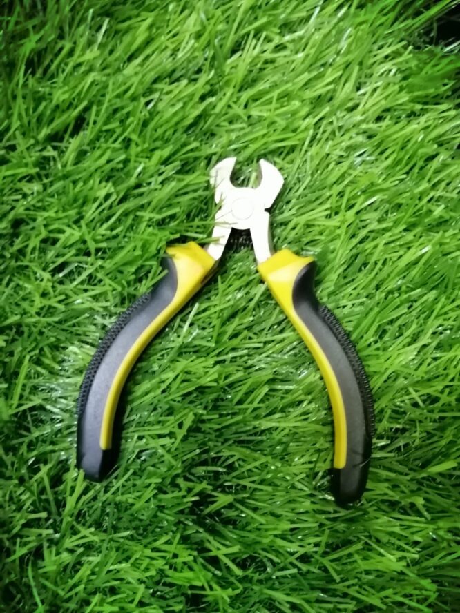 JON BANDHARI WIRE CUTTER SMALL YELLOW AND BLACK COLOUR