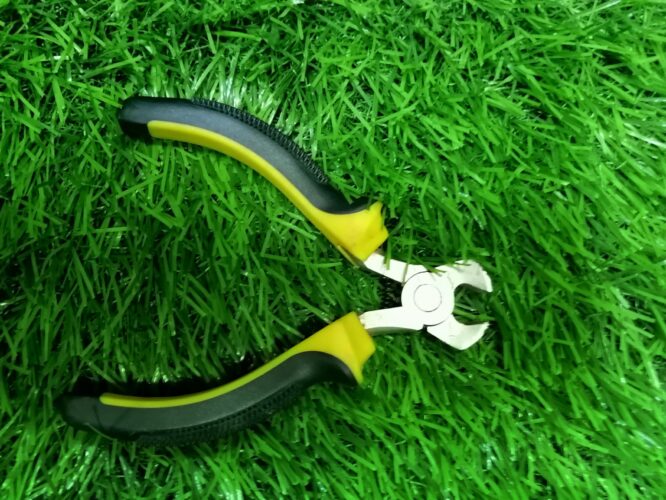 JON BANDHARI WIRE CUTTER SMALL YELLOW AND BLACK COLOUR