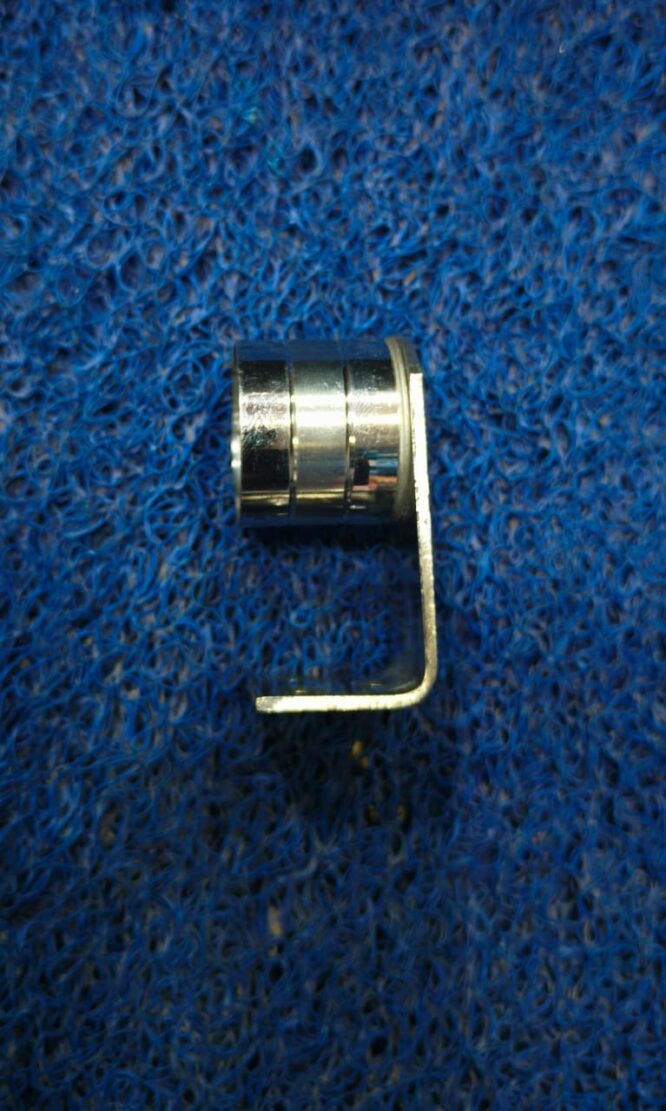 R.S Fancy Stainless Steel L Bracket 25mm 